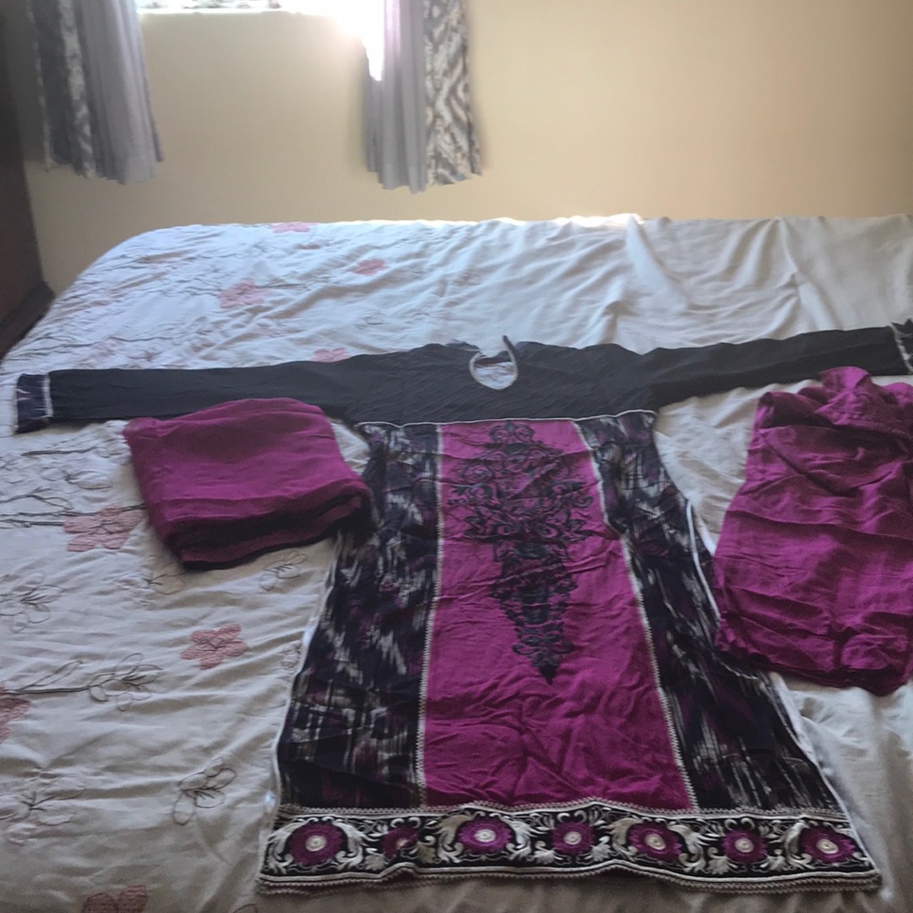 Pakistani Shalwar Kameez